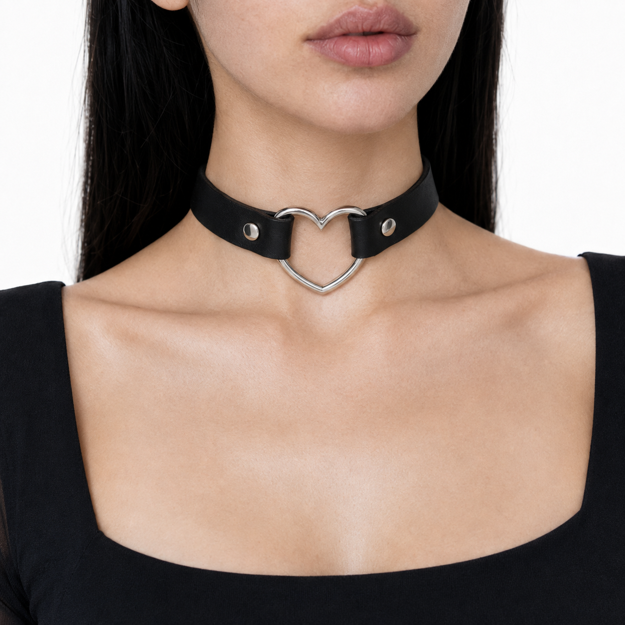 Choker z Metalowym Sercem „Heartbound”
