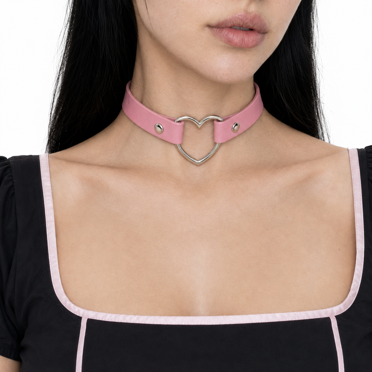 Choker z Metalowym Sercem „Heartbound”